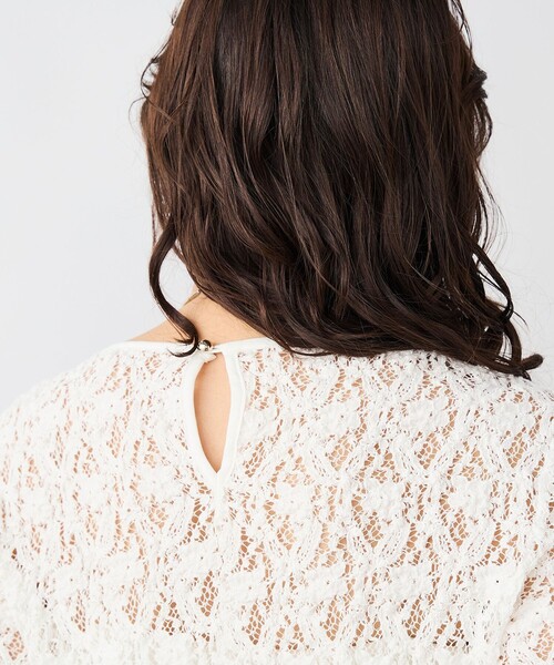 NOLLEY’S Sophi（ノーリーズソフィ）の「《セットアップ対応》ウォッシャブルストレッチレースペプラムプルオーバー（シャツ/ブラウス・レディース・ブラック/ホワイト・38）」の21枚目の写真