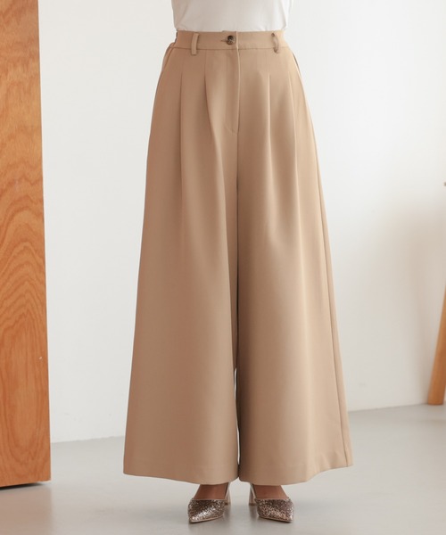 TOKYO OFFICA（トーキョーオフィカ）の「卒業式・入学式・学校行事・結婚式 対応  ママ アシンメトリードレープ レイヤード風ノースリーブトップス ワイドパンツ セットアップ セレモニー オフィスカジュアル スーツ（スーツセット・レディース・ベージュ/チャコール/ブラック・M/L）」の16枚目の写真