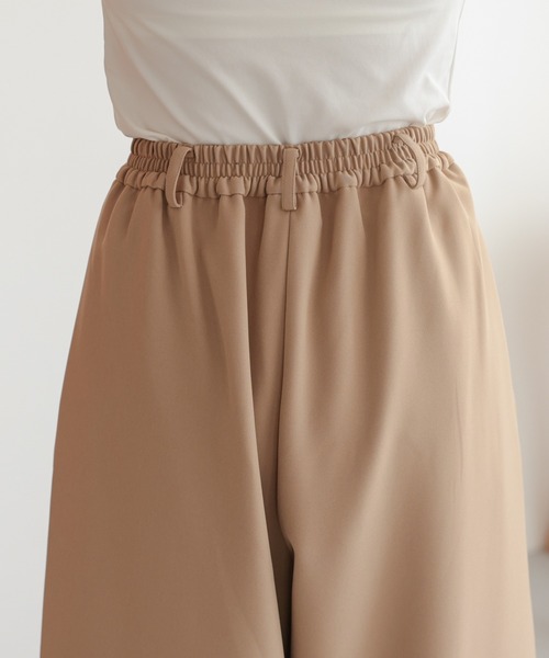 TOKYO OFFICA（トーキョーオフィカ）の「卒業式・入学式・学校行事・結婚式 対応  ママ アシンメトリードレープ レイヤード風ノースリーブトップス ワイドパンツ セットアップ セレモニー オフィスカジュアル スーツ（スーツセット・レディース・ベージュ/チャコール/ブラック・M/L）」の17枚目の写真