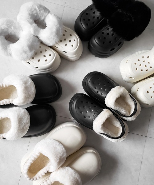 me+em select(ミームセレクト)の「【 2color 】フェイクファー厚底クロッグサンダル / Fake fur platform clog sandals(その他シューズ・レディース・アイボリー/ブラック・SMALL/LARGE/MEDIUM)」の14枚目の写真