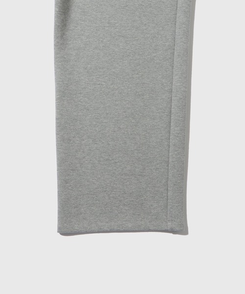 ADAM ET ROPE'(アダムエロペ)の「ダンボールスウェット ワイドパンツ(その他パンツ・メンズ・ブラック/ライトグレー・L/M)」の5枚目の写真