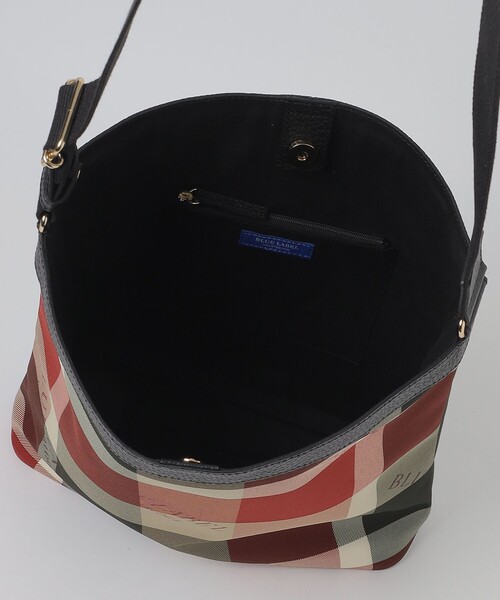 BLUE LABEL CRESTBRIDGE（ブルーレーベルクレストブリッジ）の「クレストブリッジチェックロゴプリント縦長ショルダー（ショルダーバッグ・レディース・レッド/ベージュ系その他・FREE）」の7枚目の写真
