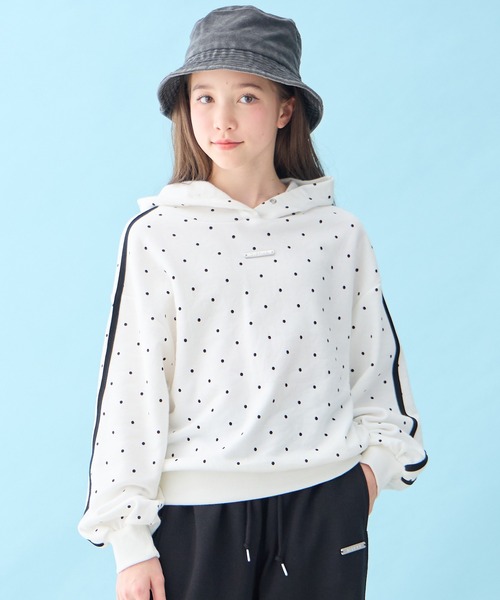 BISKEE(ビスキー)の「ドット総柄パーカー(パーカー・キッズ・オフホワイト/ブラック・140cm/160cm/150cm)」の3枚目の写真