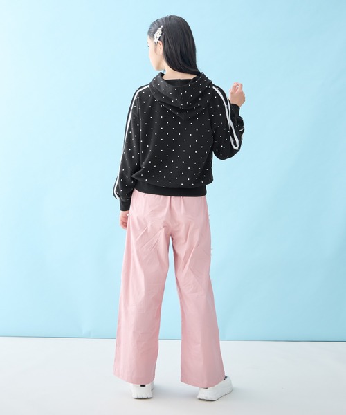 BISKEE(ビスキー)の「ドット総柄パーカー(パーカー・キッズ・オフホワイト/ブラック・140cm/160cm/150cm)」の16枚目の写真