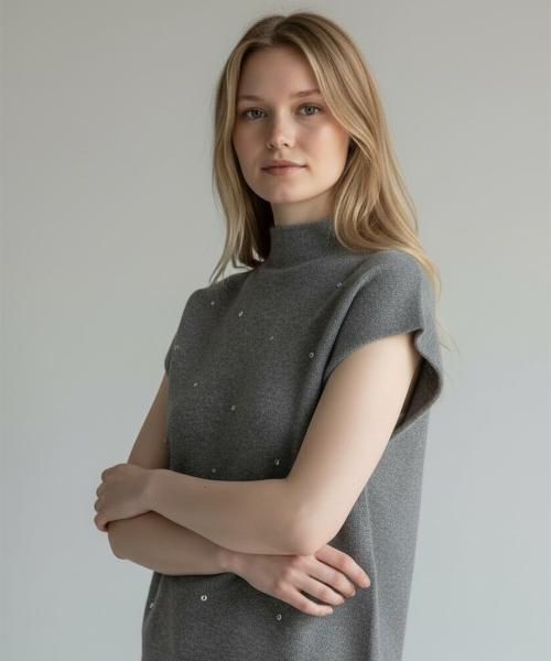 BORN SLIPPY(ボーンスリッピー)の「Soft Crystal Drift Mock Neck Knit (Beige)(ベスト・レディース・その他・FREE)」の2枚目の写真