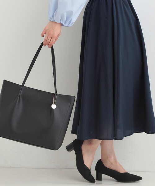 SHOO・LA・RUE(シューラルー)の「【軽量/通勤・通学】3層で使いやすい A4トートバッグ(トートバッグ・レディース・ブラック/アイボリー/ナチュラル・00)」の6枚目の写真