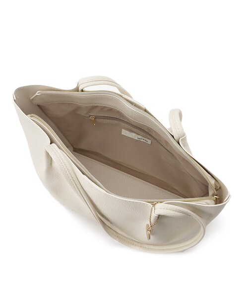 SHOO・LA・RUE(シューラルー)の「【軽量/通勤・通学】3層で使いやすい A4トートバッグ(トートバッグ・レディース・ブラック/アイボリー/ナチュラル・00)」の17枚目の写真