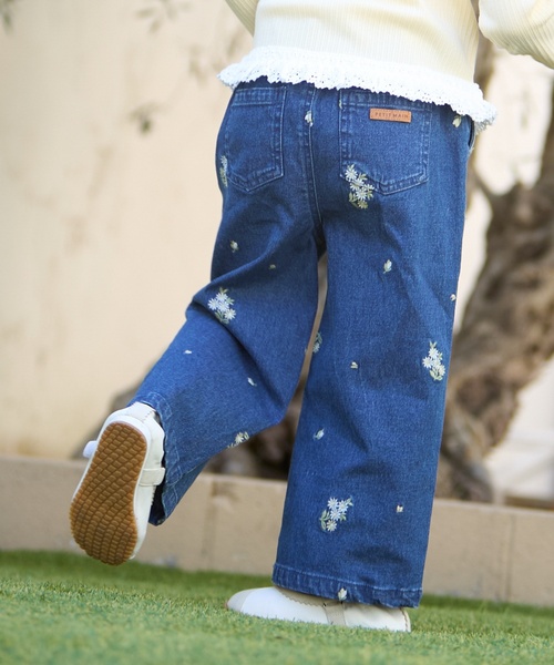 petit main（プティマイン）の「花刺しゅうデニムパンツ（デニムパンツ・キッズ・ブルー/サックスブルー/アイボリー・90cm/120cm/130cm/100cm/110cm）」の5枚目の写真