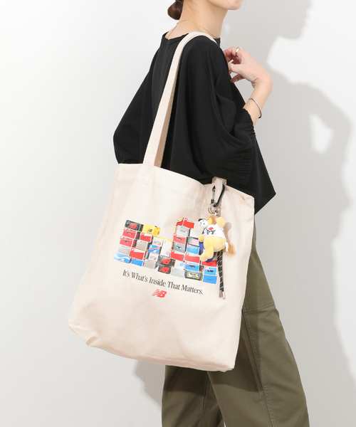 NEW BALANCE(ニューバランス)の「《WEB限定》【NEW BALANCE/ニューバランス】グラフィックトート(トートバッグ・レディース・アイボリー/ホワイト×ホワイト・FREE)」の7枚目の写真