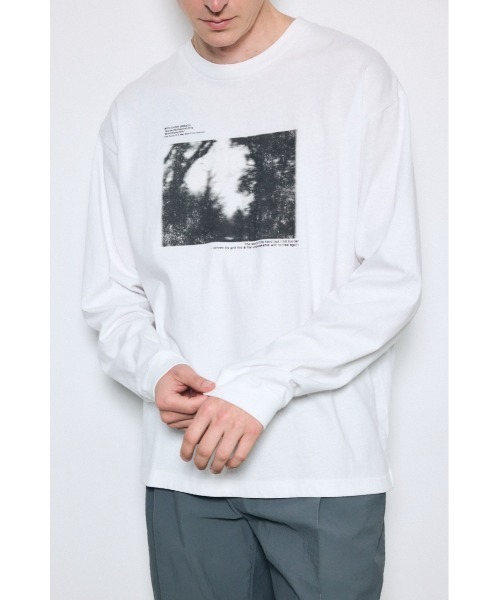 AZUL by moussy(アズールバイマウジー)の「FOREST グラフィック長袖Tシャツ(Tシャツ/カットソー・メンズ・ホワイト/ブラック/ライトピンク・MEDIUM/LARGE)」の4枚目の写真