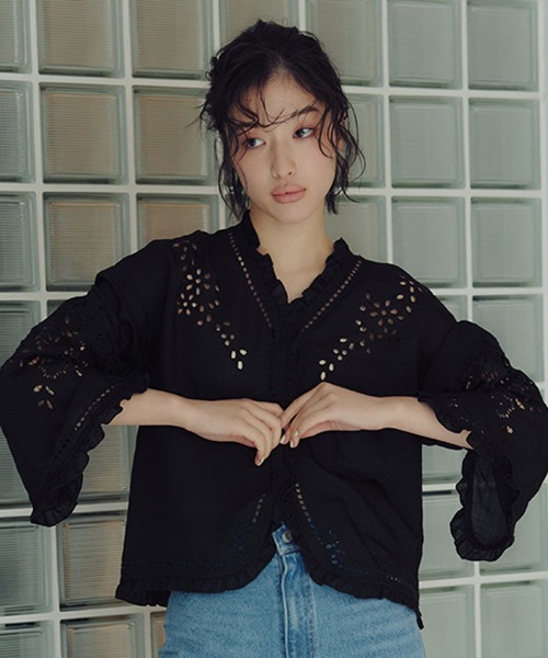 studio CLIP(スタディオクリップ)の「【daily CLIP】刺繍ボレロシャツ(シャツ/ブラウス・レディース・ホワイト/ブラック・FREE)」の1枚目の写真