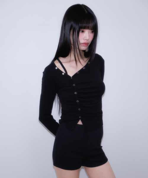 ROSEFRANTZ（ロゼフランツ）の「Unbalanced Shirring Long Sleeve [Black]（Tシャツ/カットソー・レディース・ブラック・OS）」の2枚目の写真