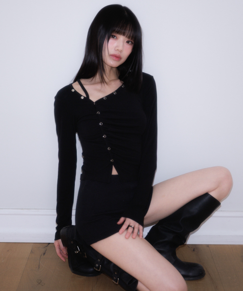 ROSEFRANTZ（ロゼフランツ）の「Unbalanced Shirring Long Sleeve [Black]（Tシャツ/カットソー・レディース・ブラック・OS）」の5枚目の写真