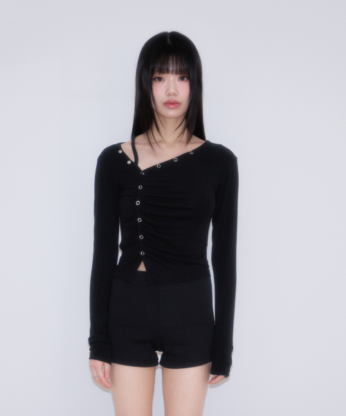 ROSEFRANTZ（ロゼフランツ）の「Unbalanced Shirring Long Sleeve [Black]（Tシャツ/カットソー・レディース・ブラック・OS）」の11枚目の写真