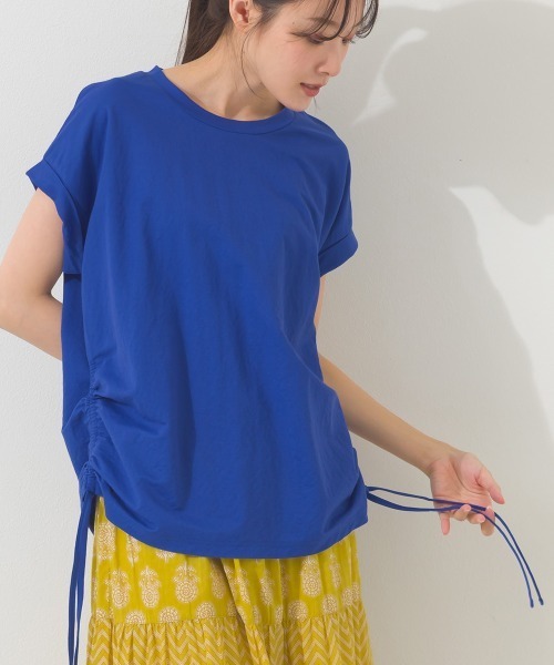 OMNES(オムネス)の「接触冷感 サイドギャザー半袖Tシャツ トップス(Tシャツ/カットソー・レディース・ミント/ダークグレー/ブラウン/ブルー/グレー系その他/イエロー・FREE)」の5枚目の写真