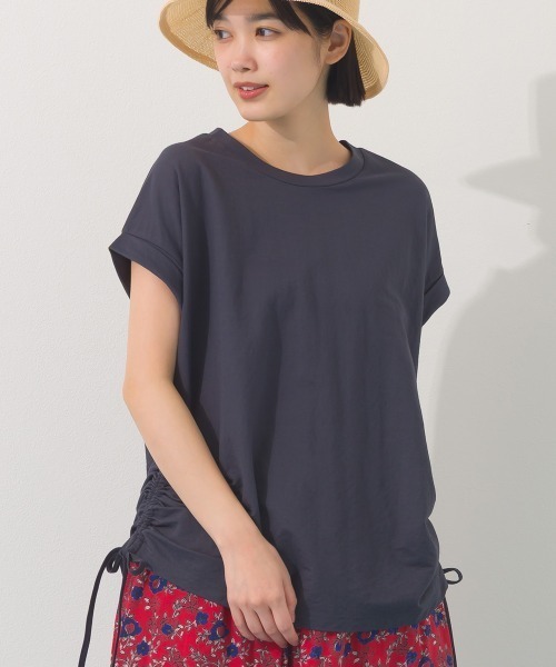 OMNES(オムネス)の「接触冷感 サイドギャザー半袖Tシャツ トップス(Tシャツ/カットソー・レディース・ミント/ダークグレー/ブラウン/ブルー/グレー系その他/イエロー・FREE)」の8枚目の写真