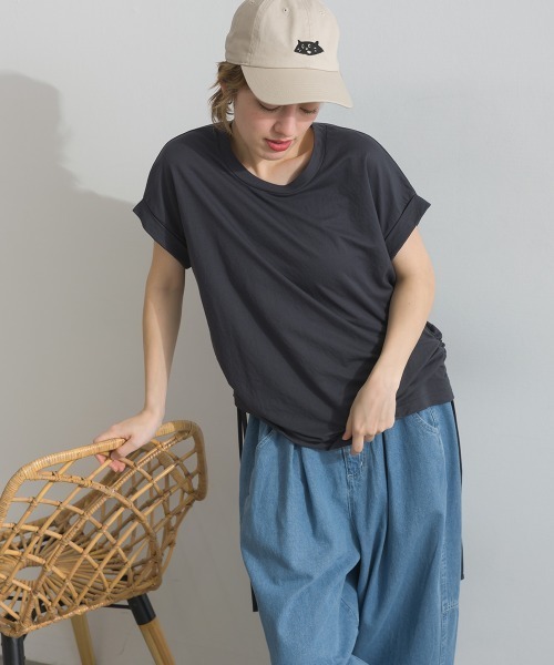 OMNES(オムネス)の「接触冷感 サイドギャザー半袖Tシャツ トップス(Tシャツ/カットソー・レディース・ミント/ダークグレー/ブラウン/ブルー/グレー系その他/イエロー・FREE)」の20枚目の写真