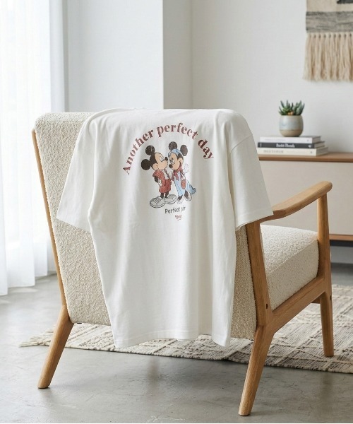 Disney（ディズニー）の「【DISNEY/ディズニー】ミッキーマウス&ミニーマウスプリント梨地半袖Tシャツ（COOLMAX吸水速乾） ユニセックス（Tシャツ/カットソー・メンズ・ブラック系その他/グレイッシュベージュ/スミクロ/オフホワイト・LARGE/MEDIUM）」の3枚目の写真