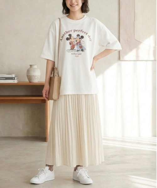 Disney（ディズニー）の「【DISNEY/ディズニー】ミッキーマウス&ミニーマウスプリント梨地半袖Tシャツ（COOLMAX吸水速乾） ユニセックス（Tシャツ/カットソー・メンズ・ブラック系その他/グレイッシュベージュ/スミクロ/オフホワイト・LARGE/MEDIUM）」の16枚目の写真