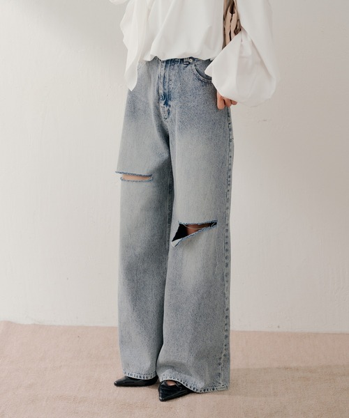 Chico(チコ)の「【2サイズ展開】ダメージワイドデニム(デニムパンツ・レディース・スカイブルー/ブルー系その他・SMALL/MEDIUM)」の7枚目の写真