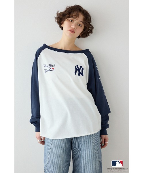 RODEO CROWNS WIDE BOWL(ロデオクラウンズワイドボウル)の「(MLB)オフショルラグラントップス(Tシャツ/カットソー・レディース・ブラウン系その他/ブルー系その他3/ブルー系その他・FREE)」の1枚目の写真
