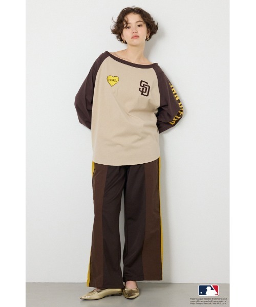 RODEO CROWNS WIDE BOWL(ロデオクラウンズワイドボウル)の「(MLB)オフショルラグラントップス(Tシャツ/カットソー・レディース・ブラウン系その他/ブルー系その他3/ブルー系その他・FREE)」の14枚目の写真
