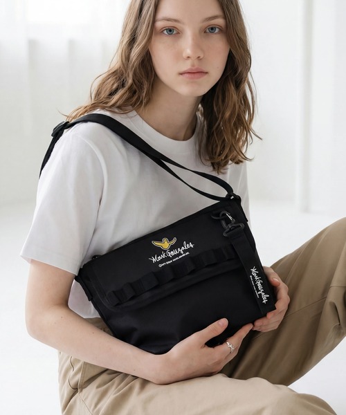 Mark Gonzales(マーク・ゴンザレス)の「【Mark Gonzales/マーク ゴンザレス】アートワークデザインコレクション フラップショルダーバッグ(ショルダーバッグ・メンズ・ブラック系2/ブラック系1・FREE)」の22枚目の写真