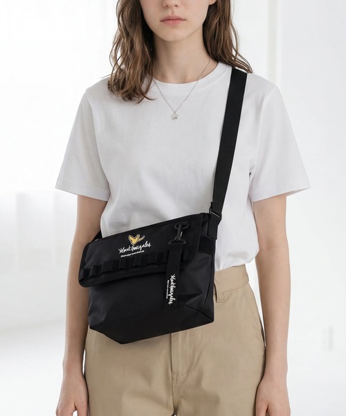 Mark Gonzales(マーク・ゴンザレス)の「【Mark Gonzales/マーク ゴンザレス】アートワークデザインコレクション フラップショルダーバッグ(ショルダーバッグ・メンズ・ブラック系2/ブラック系1・FREE)」の17枚目の写真