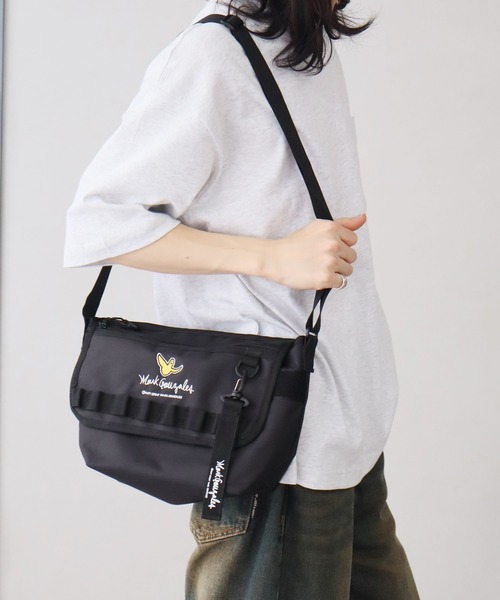 Mark Gonzales(マーク・ゴンザレス)の「【Mark Gonzales/マーク ゴンザレス】アートワークデザインコレクション フラップショルダーバッグ(ショルダーバッグ・メンズ・ブラック系2/ブラック系1・FREE)」の21枚目の写真