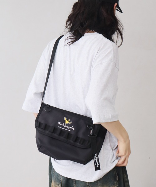 Mark Gonzales(マーク・ゴンザレス)の「【Mark Gonzales/マーク ゴンザレス】アートワークデザインコレクション フラップショルダーバッグ(ショルダーバッグ・メンズ・ブラック系2/ブラック系1・FREE)」の4枚目の写真
