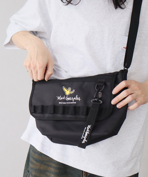 Mark Gonzales(マーク・ゴンザレス)の「【Mark Gonzales/マーク ゴンザレス】アートワークデザインコレクション フラップショルダーバッグ(ショルダーバッグ・メンズ・ブラック系2/ブラック系1・FREE)」の5枚目の写真