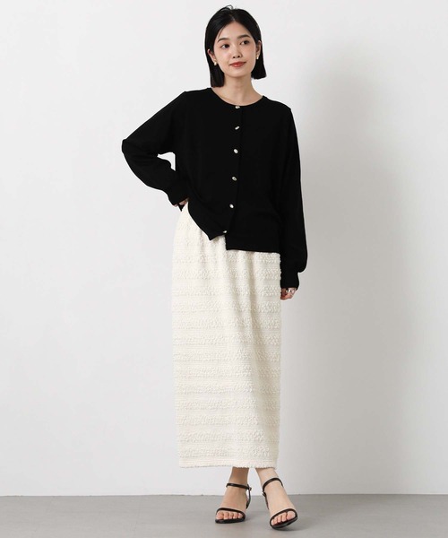 Gready Brilliant（グレディブリリアン）の「リヨセル混ニュアンス釦カーディガン（カーディガン/ボレロ・レディース・ライトベージュ/ブラック・38）」の6枚目の写真