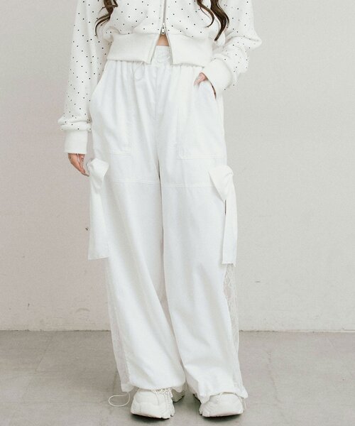 OLIVE des OLIVE（オリーブデオリーブ）の「サイドレースリボンカーゴパンツ（カーゴパンツ・レディース・ブラック/オフホワイト/ピンク・FREE）」の4枚目の写真