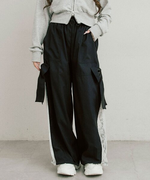 OLIVE des OLIVE（オリーブデオリーブ）の「サイドレースリボンカーゴパンツ（カーゴパンツ・レディース・ブラック/オフホワイト/ピンク・FREE）」の11枚目の写真