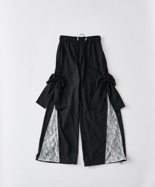 OLIVE des OLIVE（オリーブデオリーブ）の「サイドレースリボンカーゴパンツ（カーゴパンツ・レディース・ブラック/オフホワイト/ピンク・FREE）」の2枚目の写真