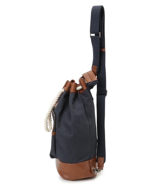 Guess(ゲス)の「OSLO Bucket Bag(ショルダーバッグ・メンズ・ネイビー・ONE SIZE)」の3枚目の写真
