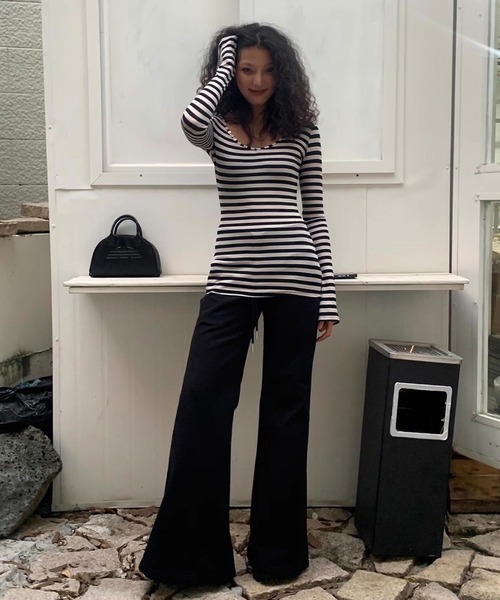 shopnikoniko（ショップニコニコ）の「ボーダー柄 フレアスリーブ ロングTシャツ（Tシャツ/カットソー・レディース・ホワイト×ブラック・フリー）」の7枚目の写真