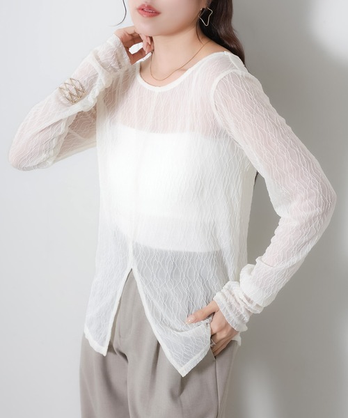 Riberry(リベリー)の「前後2WAYスリット入りウェーブシアートップス(Tシャツ/カットソー・レディース・オフホワイト/ブラック・MEDIUM)」の2枚目の写真