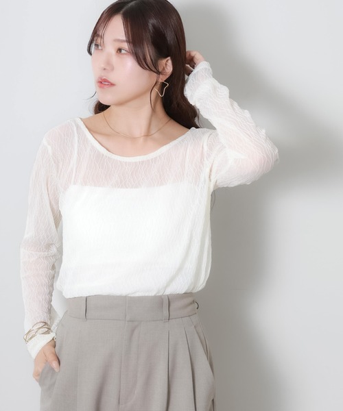 Riberry(リベリー)の「前後2WAYスリット入りウェーブシアートップス(Tシャツ/カットソー・レディース・オフホワイト/ブラック・MEDIUM)」の4枚目の写真