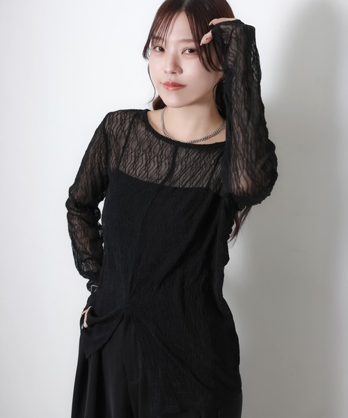 Riberry(リベリー)の「前後2WAYスリット入りウェーブシアートップス(Tシャツ/カットソー・レディース・オフホワイト/ブラック・MEDIUM)」の6枚目の写真