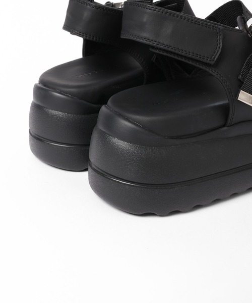 BAYFLOW(ベイフロー)の「バックルベルトスポサン(サンダル・レディース・ブラック/ブラウン・LARGE/MEDIUM)」の5枚目の写真