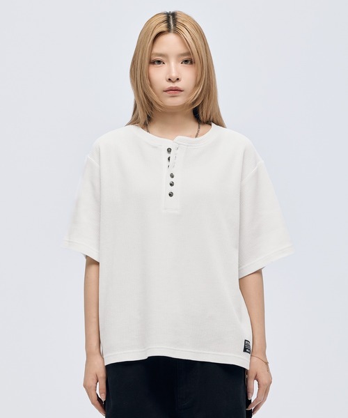 MSG(エムエスジー)の「シルバーボタンヘンリーネックサーマルワッフル半袖Tシャツ カットソー(Tシャツ/カットソー・メンズ・ブラック系/チャコール/ブラック/ホワイト/グレー/ワイン・S/M/L/XL)」の15枚目の写真