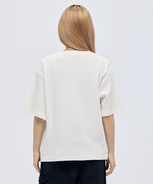 MSG(エムエスジー)の「シルバーボタンヘンリーネックサーマルワッフル半袖Tシャツ カットソー(Tシャツ/カットソー・メンズ・ブラック系/チャコール/ブラック/ホワイト/グレー/ワイン・S/M/L/XL)」の18枚目の写真