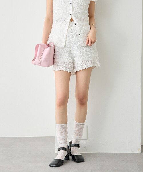 mystic（ミスティック）の「【軽やかなシャーリング素材】エアリーシャーリングショートパンツ（その他パンツ・レディース・オフホワイト/ブラック・FREE）」の10枚目の写真