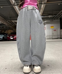 ATMARK（アットマーク）の「《２サイズ展開　/　UNISEX　》トライバルクラウン　スウェットバレルパンツ　ボンディング（スウェットパンツ）」