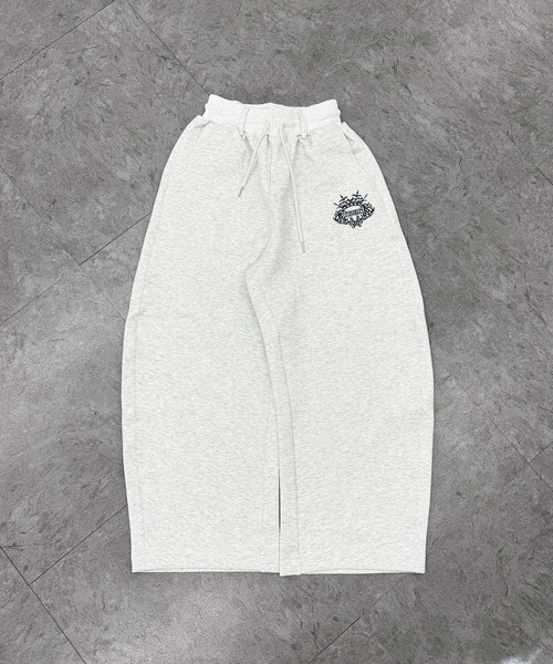 ATMARK(アットマーク)の「《2サイズ展開 / UNISEX 》トライバルクラウン スウェットバレルパンツ ボンディング(スウェットパンツ・メンズ・グレー/ブラック/ホワイト・M/L)」の6枚目の写真