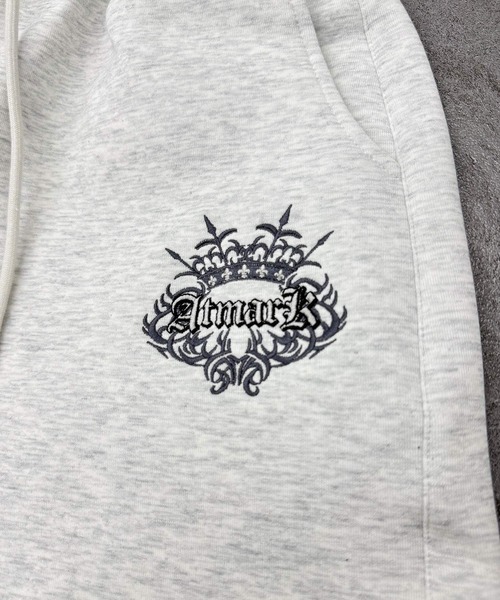 ATMARK(アットマーク)の「《2サイズ展開 / UNISEX 》トライバルクラウン スウェットバレルパンツ ボンディング(スウェットパンツ・メンズ・グレー/ブラック/ホワイト・M/L)」の7枚目の写真