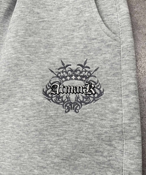 ATMARK(アットマーク)の「《2サイズ展開 / UNISEX 》トライバルクラウン スウェットバレルパンツ ボンディング(スウェットパンツ・メンズ・グレー/ブラック/ホワイト・M/L)」の8枚目の写真
