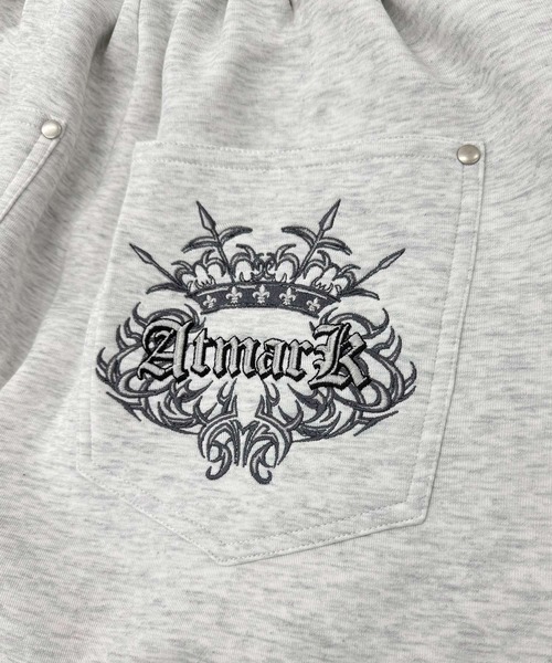 ATMARK(アットマーク)の「《2サイズ展開 / UNISEX 》トライバルクラウン スウェットバレルパンツ ボンディング(スウェットパンツ・メンズ・グレー/ブラック/ホワイト・M/L)」の13枚目の写真