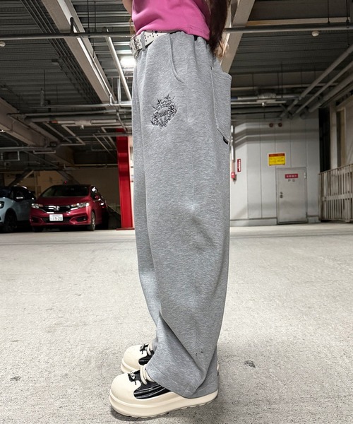 ATMARK(アットマーク)の「《2サイズ展開 / UNISEX 》トライバルクラウン スウェットバレルパンツ ボンディング(スウェットパンツ・メンズ・グレー/ブラック/ホワイト・M/L)」の19枚目の写真